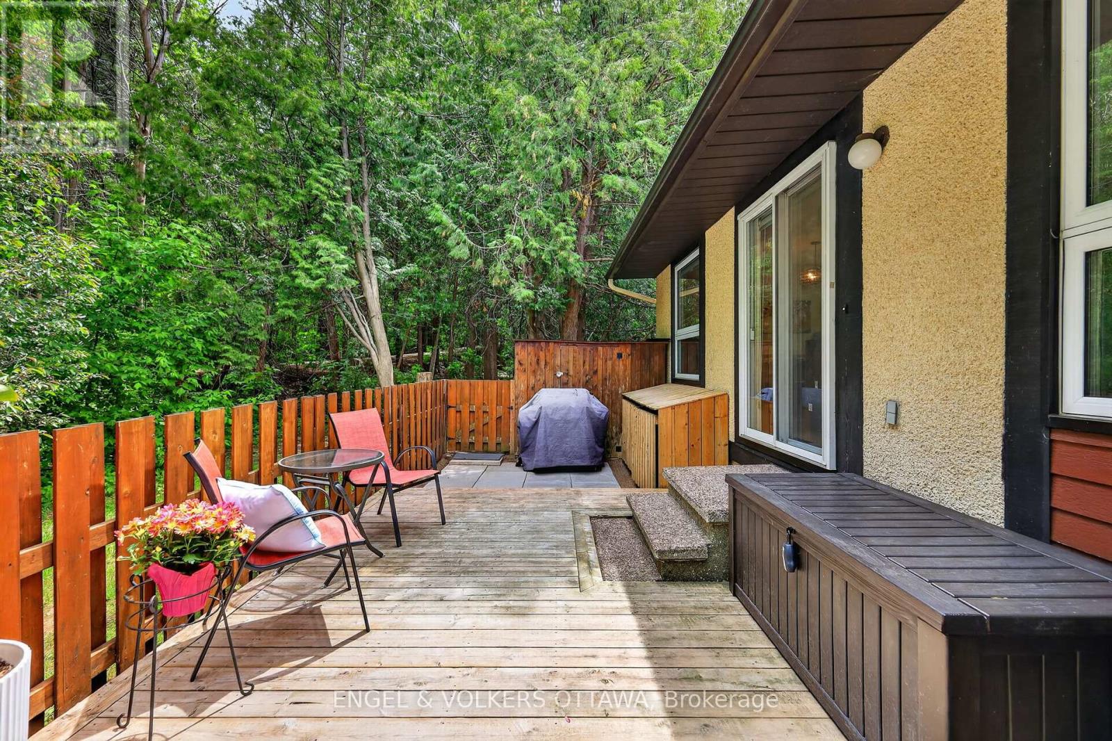 #6 164 MCCLINTOCK WAY - 47