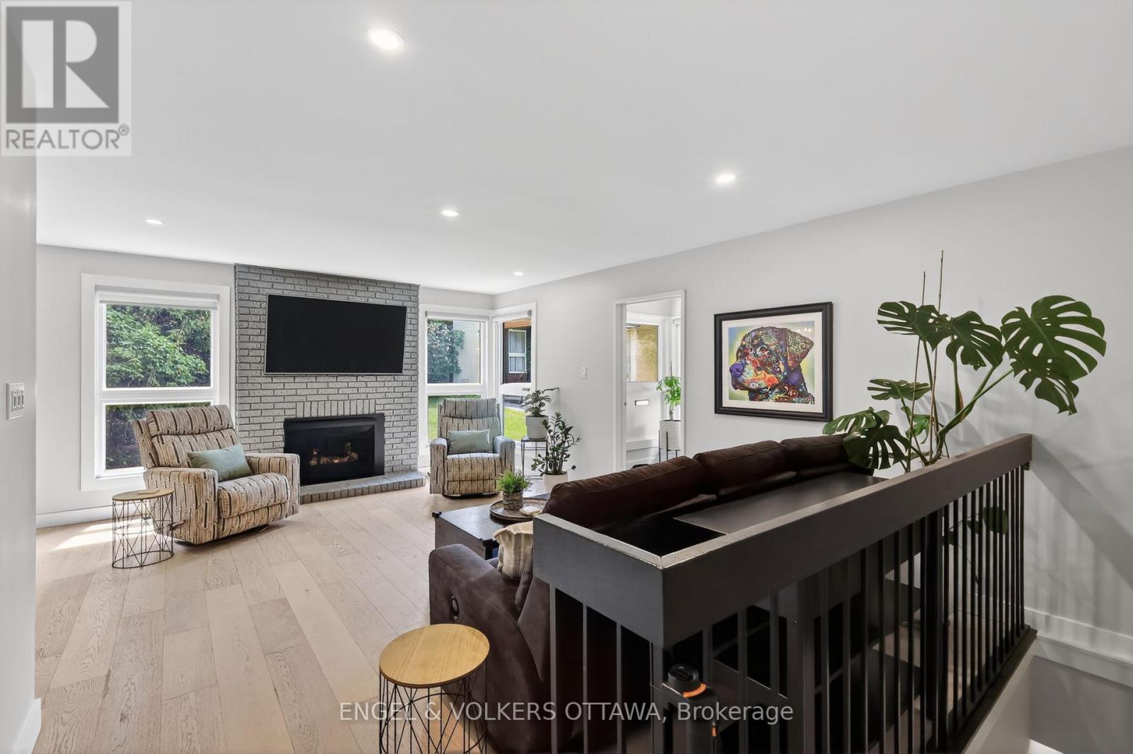 #6 164 MCCLINTOCK WAY - 6