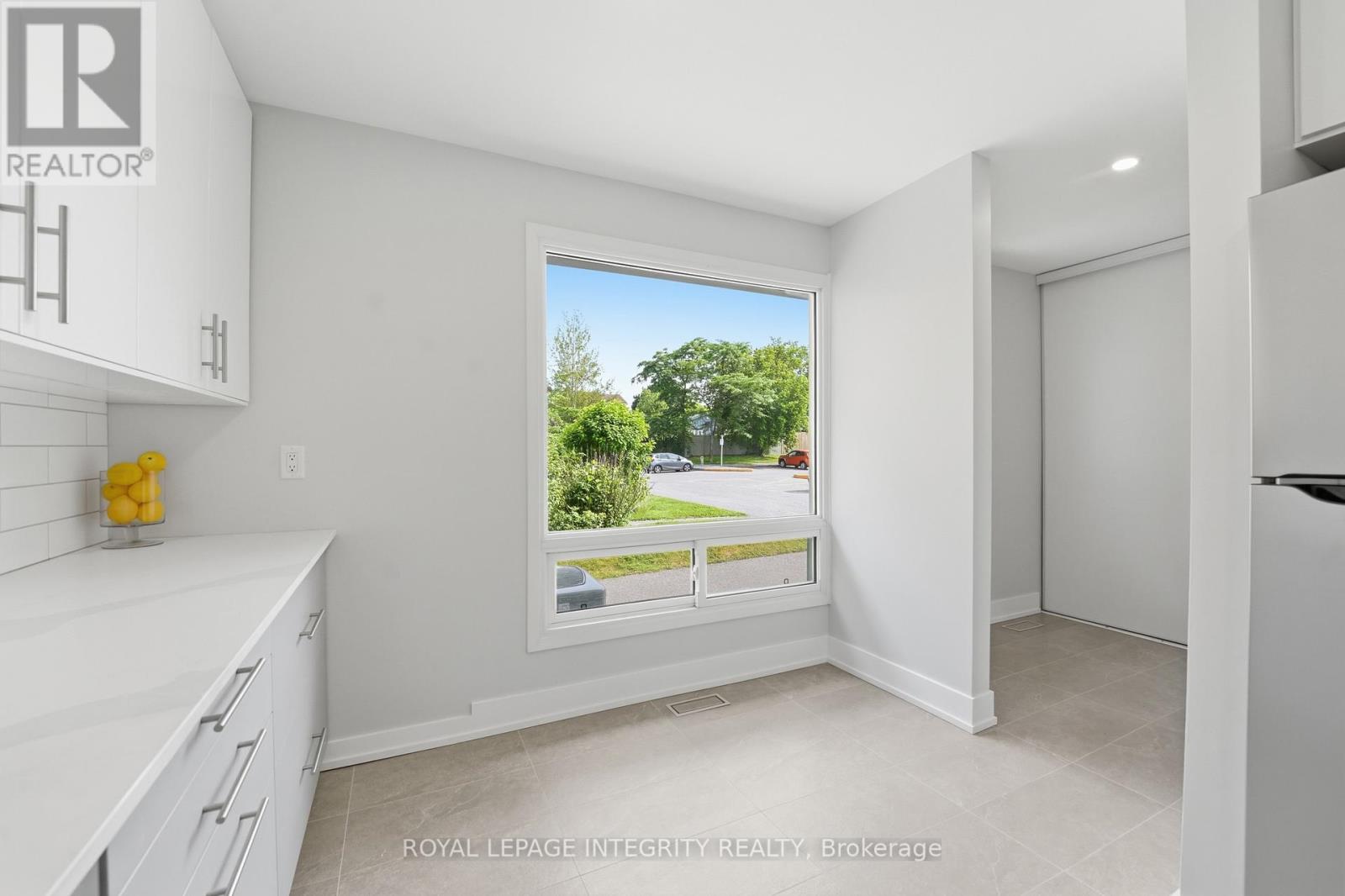 #14 3565 DOWNPATRICK ROAD - 10