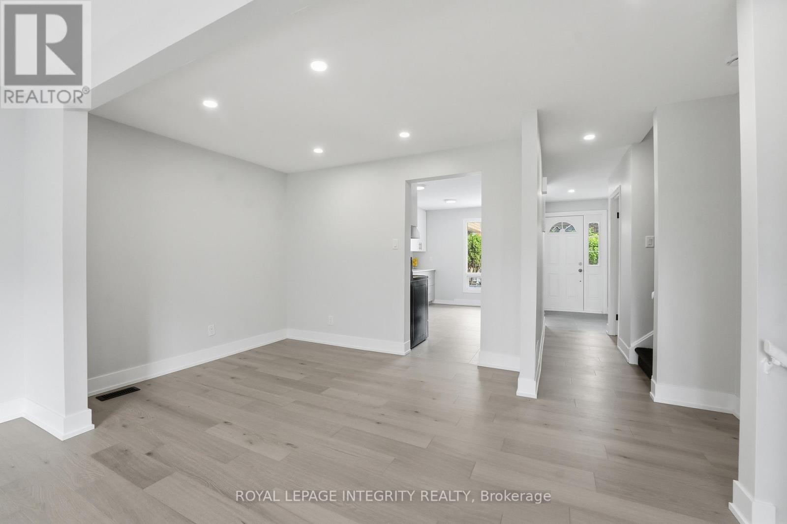 #14 3565 DOWNPATRICK ROAD - 12