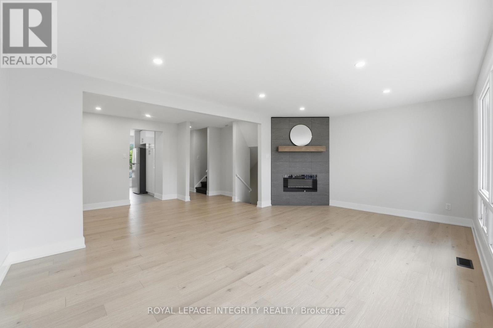 #14 3565 DOWNPATRICK ROAD - 16
