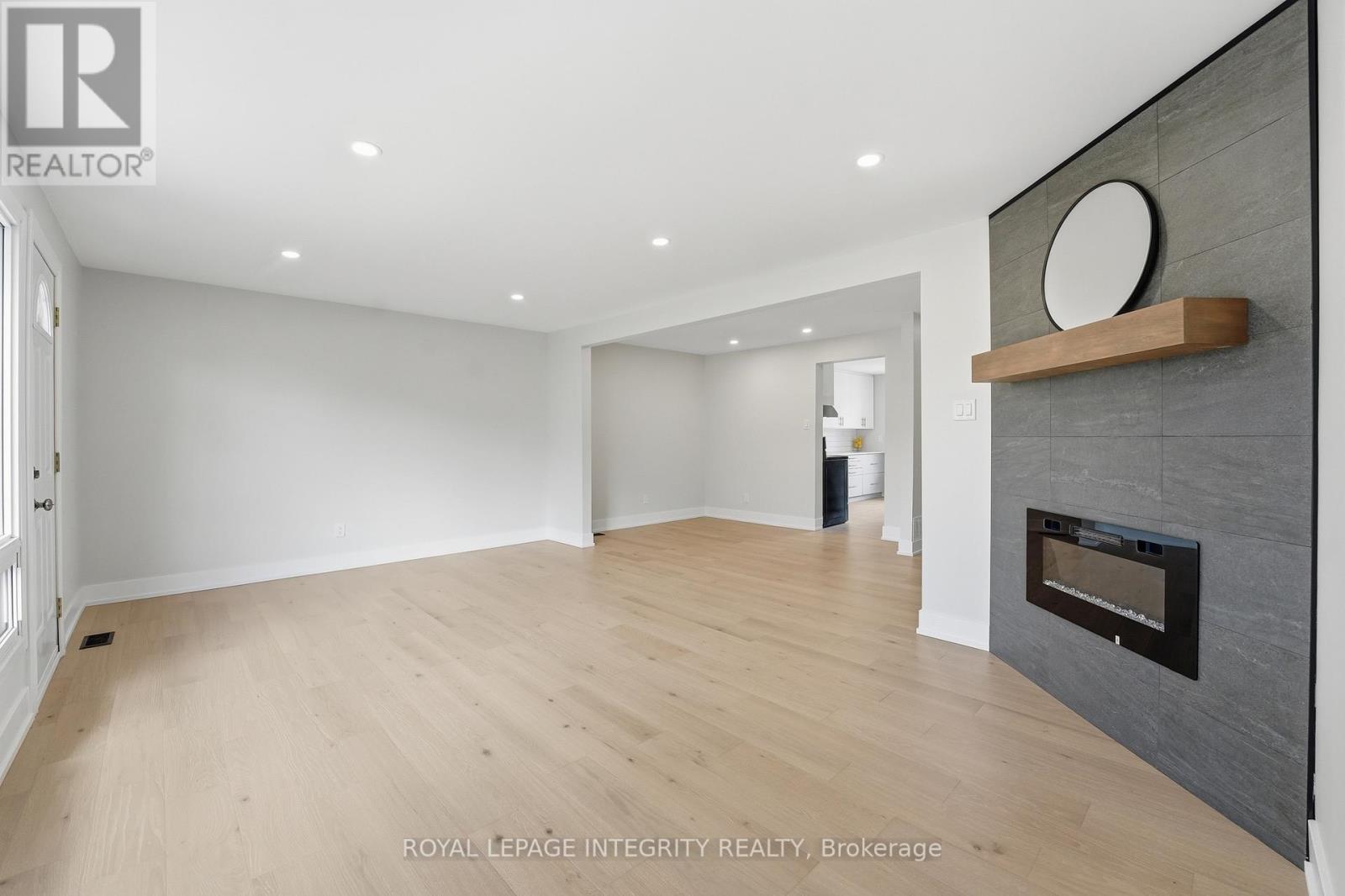 #14 3565 DOWNPATRICK ROAD - 17