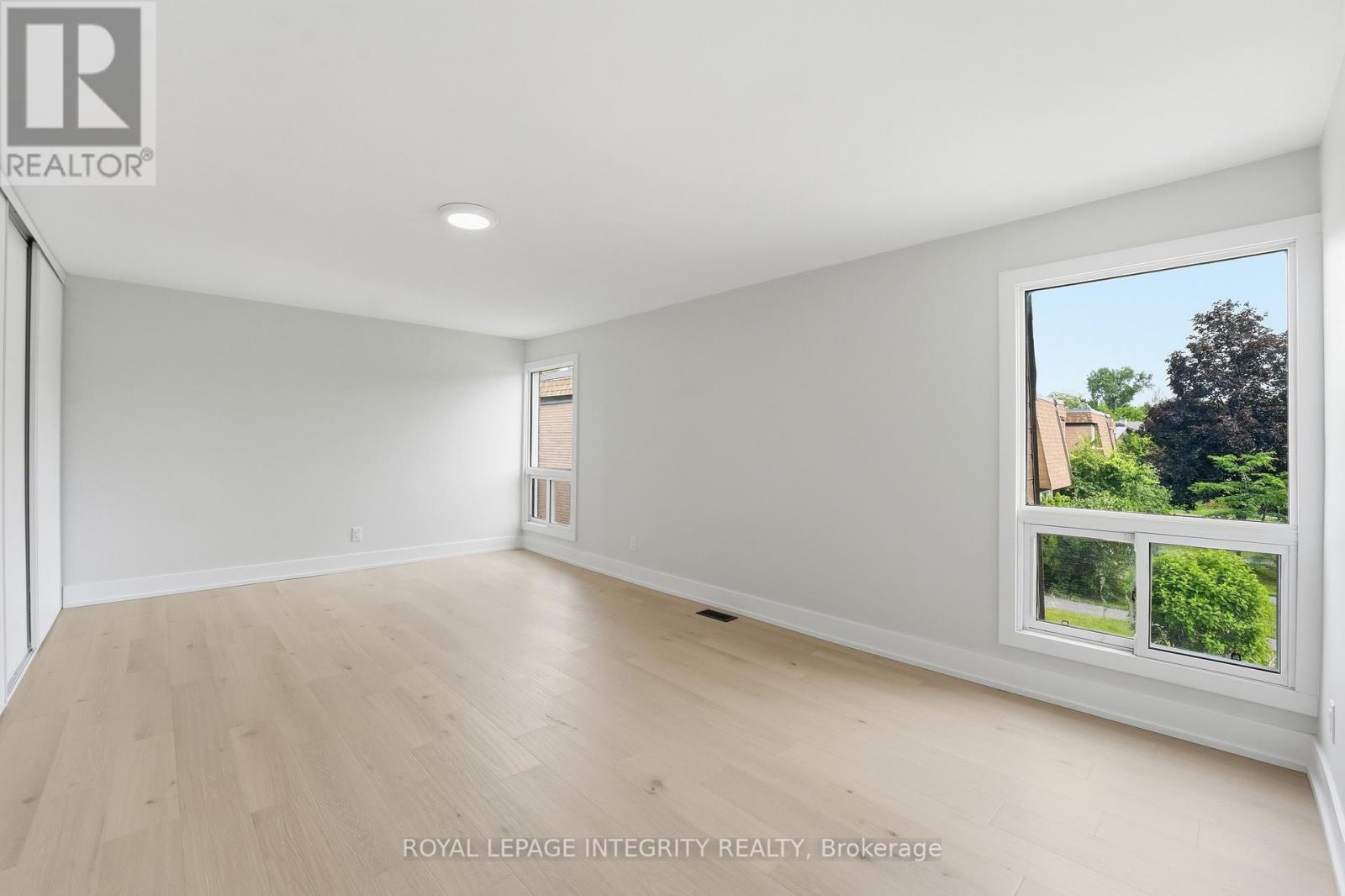 #14 3565 DOWNPATRICK ROAD - 19
