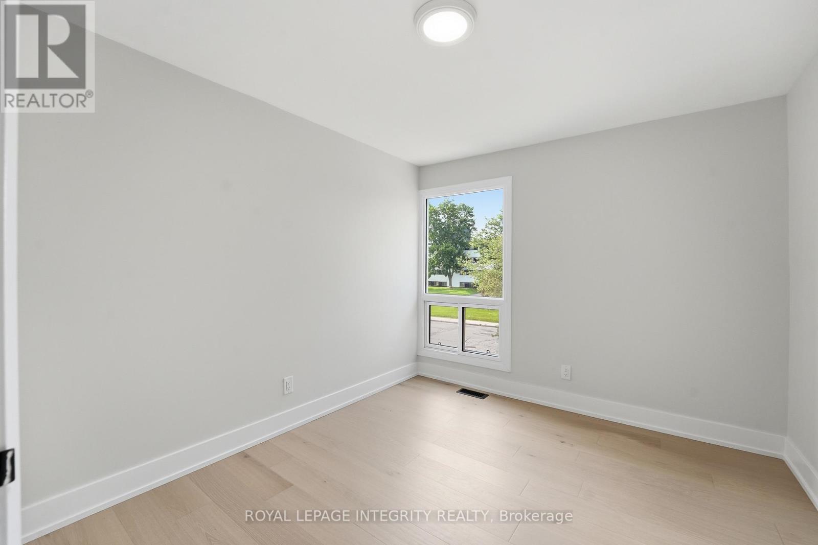 #14 3565 DOWNPATRICK ROAD - 25