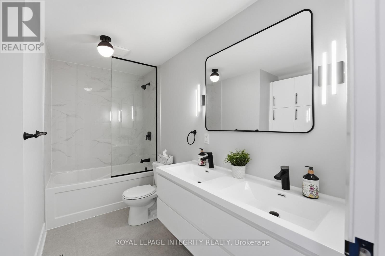#14 3565 DOWNPATRICK ROAD - 27