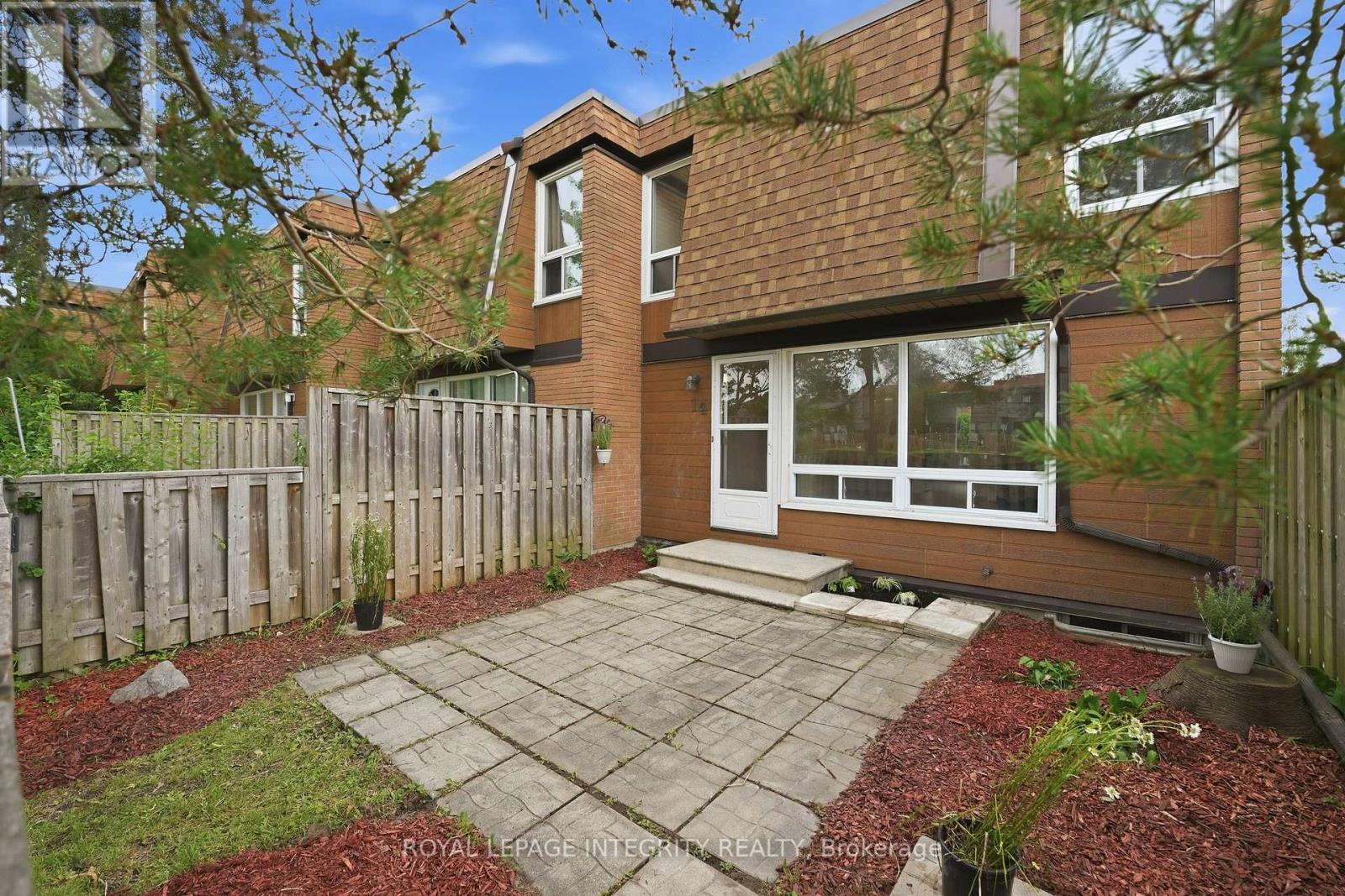#14 3565 DOWNPATRICK ROAD - 33