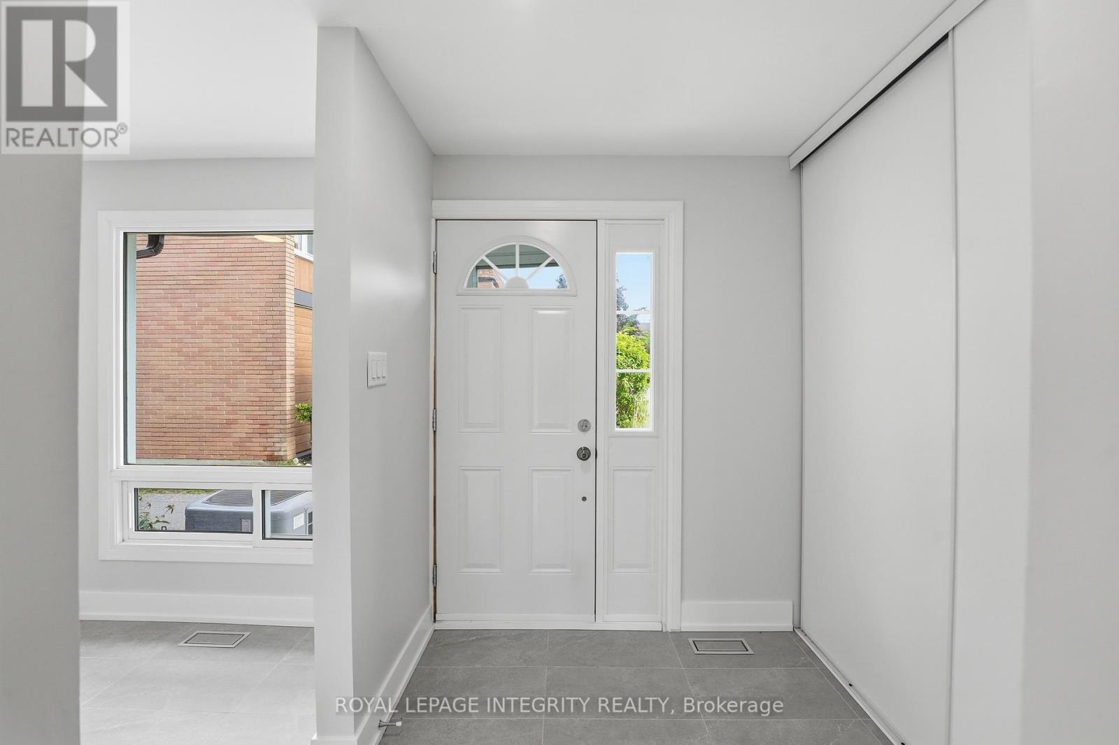 #14 3565 DOWNPATRICK ROAD - 4
