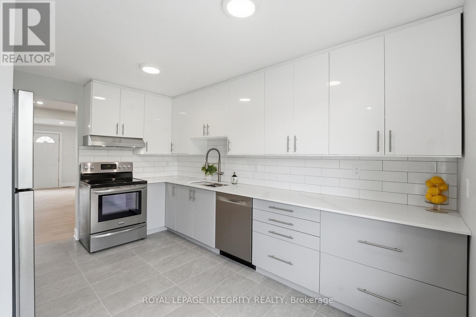 #14 3565 DOWNPATRICK ROAD - 6
