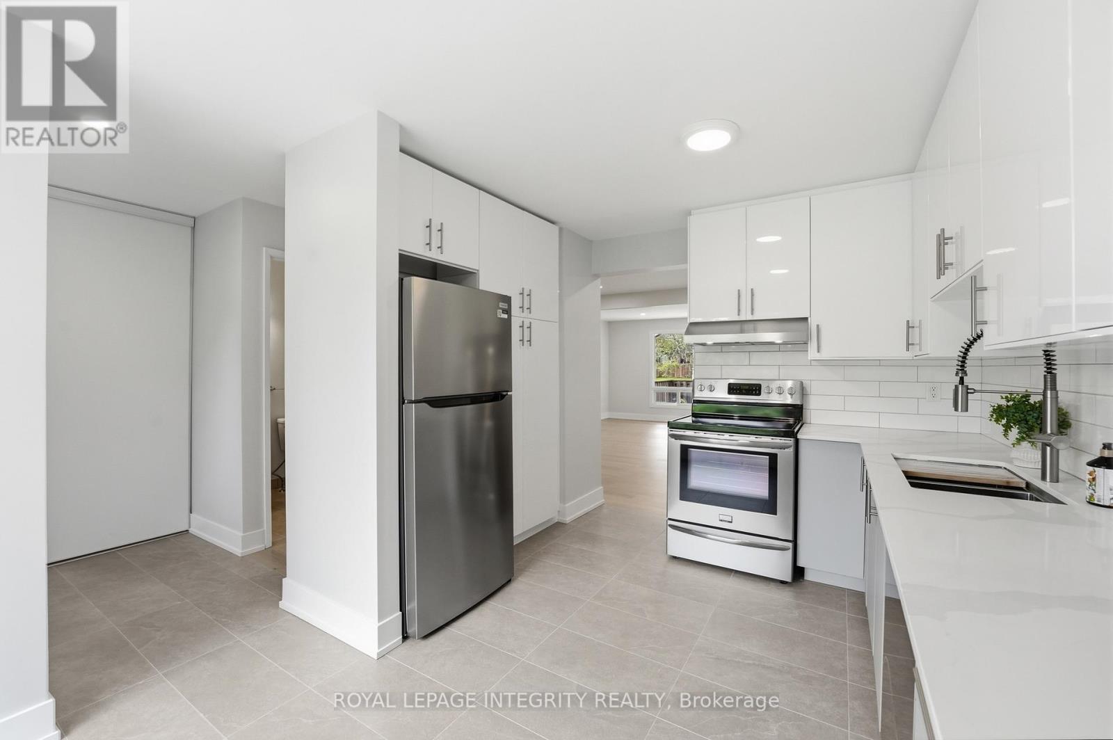#14 3565 DOWNPATRICK ROAD - 8