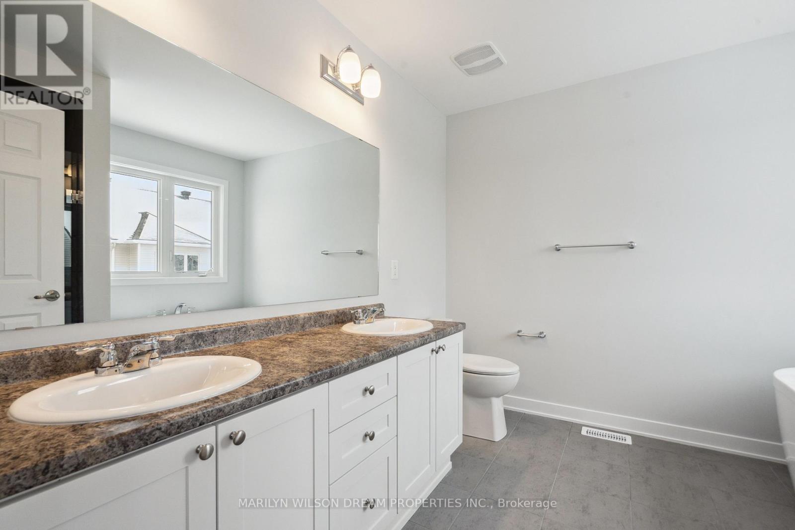 3 Bed, 3 Bath House for Rent in Ottawa – 109 YEARLING CIRCLE, Ottawa – MLS# X13526502 - Image 30