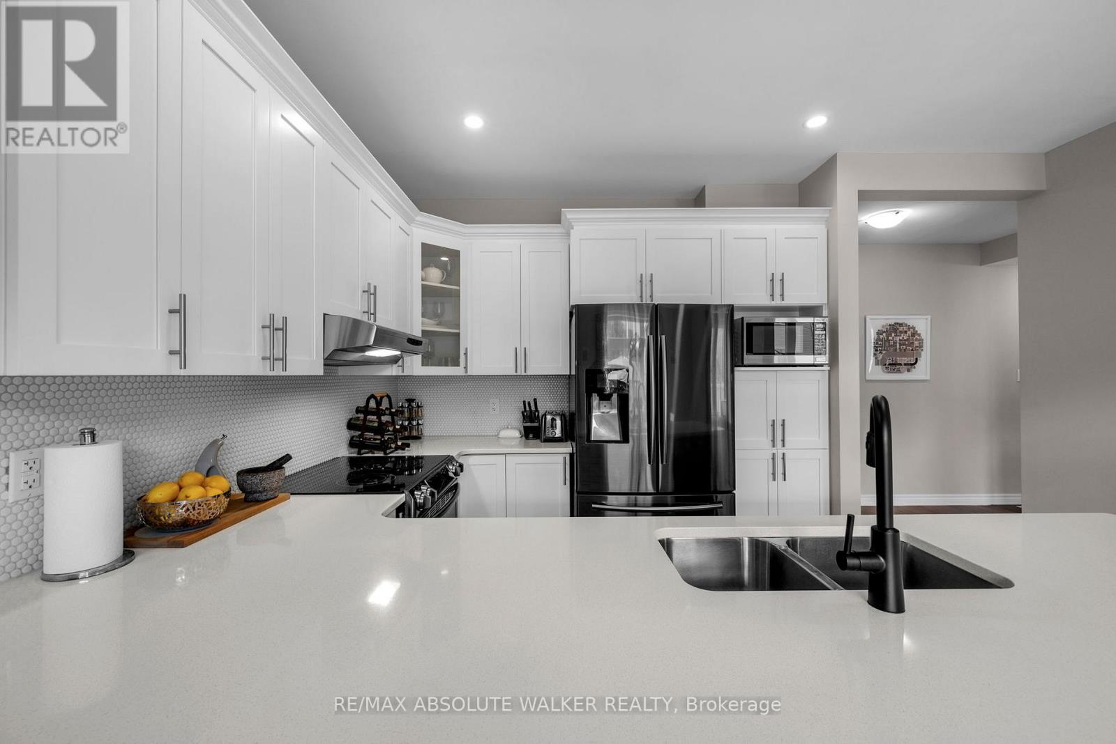 3 Bed, 4 Bath House for Sale in Ottawa – 504 DES GENEVRIERS STREET, Ottawa – MLS# X13526516 - Image 11