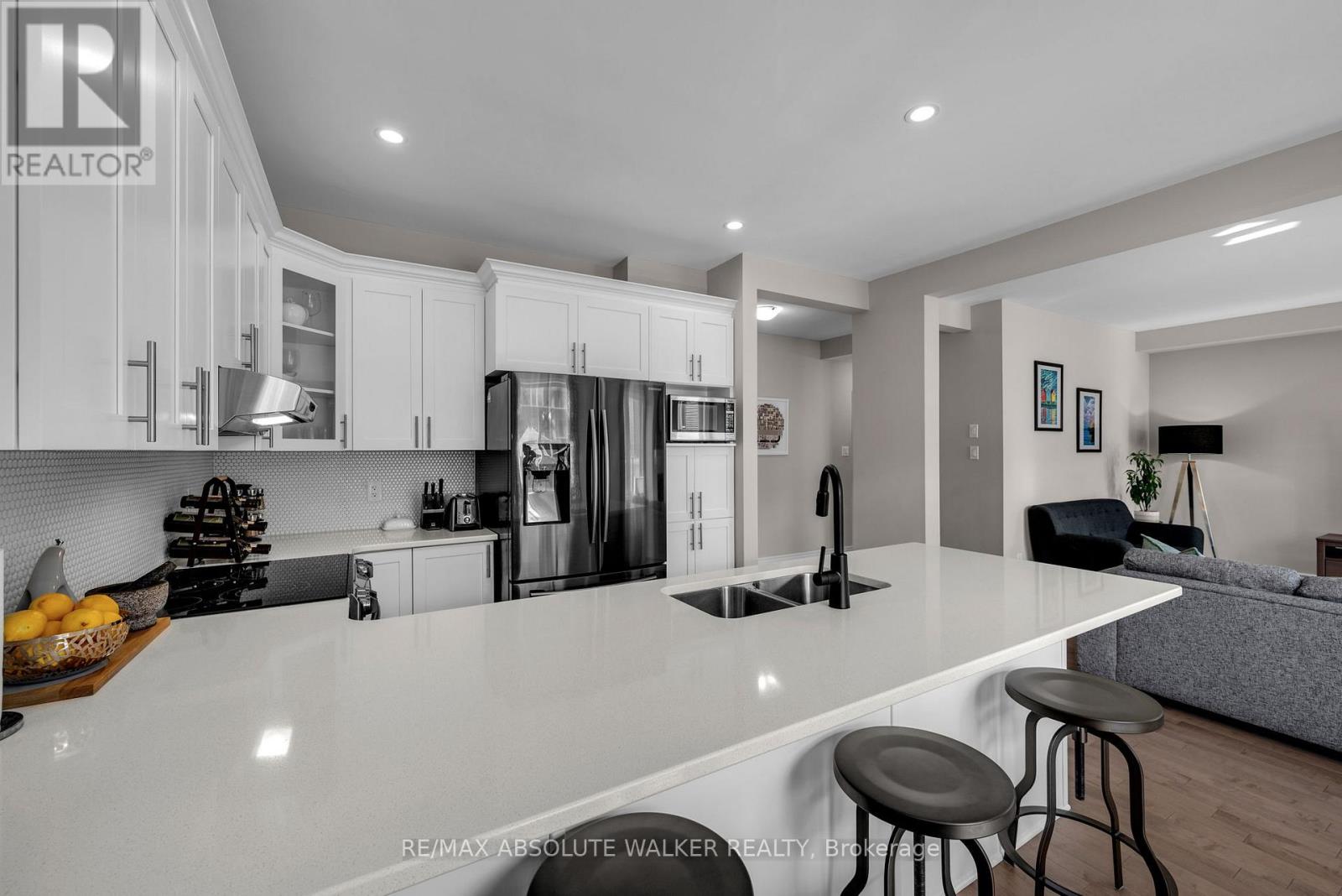 3 Bed, 4 Bath House for Sale in Ottawa – 504 DES GENEVRIERS STREET, Ottawa – MLS# X13526516 - Image 12