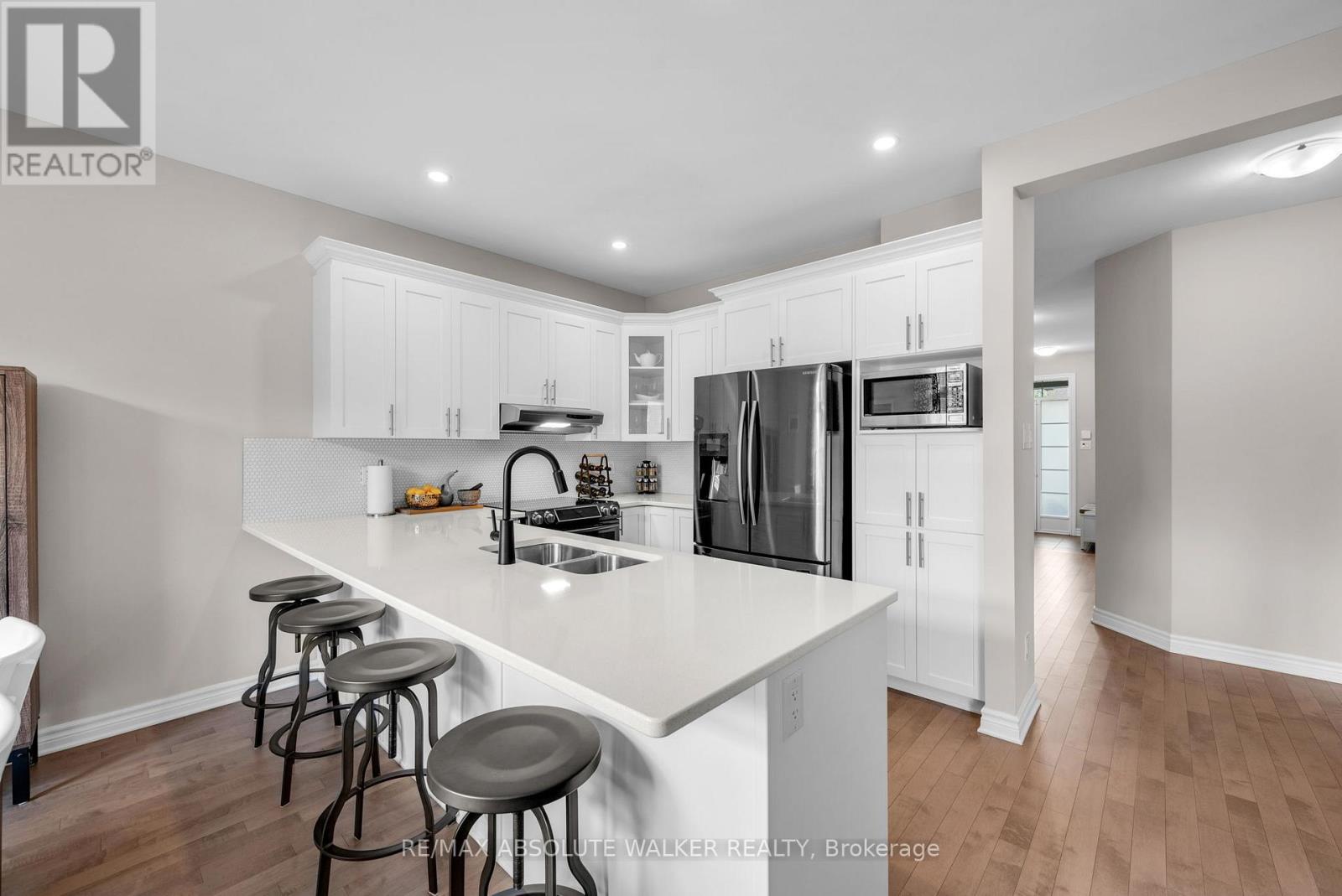 3 Bed, 4 Bath House for Sale in Ottawa – 504 DES GENEVRIERS STREET, Ottawa – MLS# X13526516 - Image 9