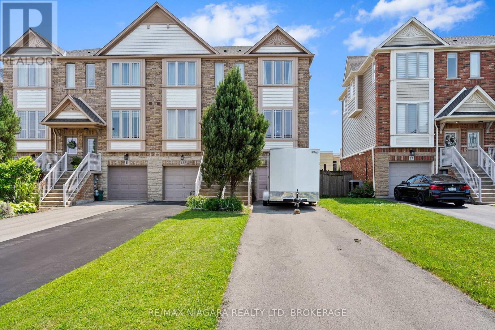 15 HEMLOCK WAY - 1