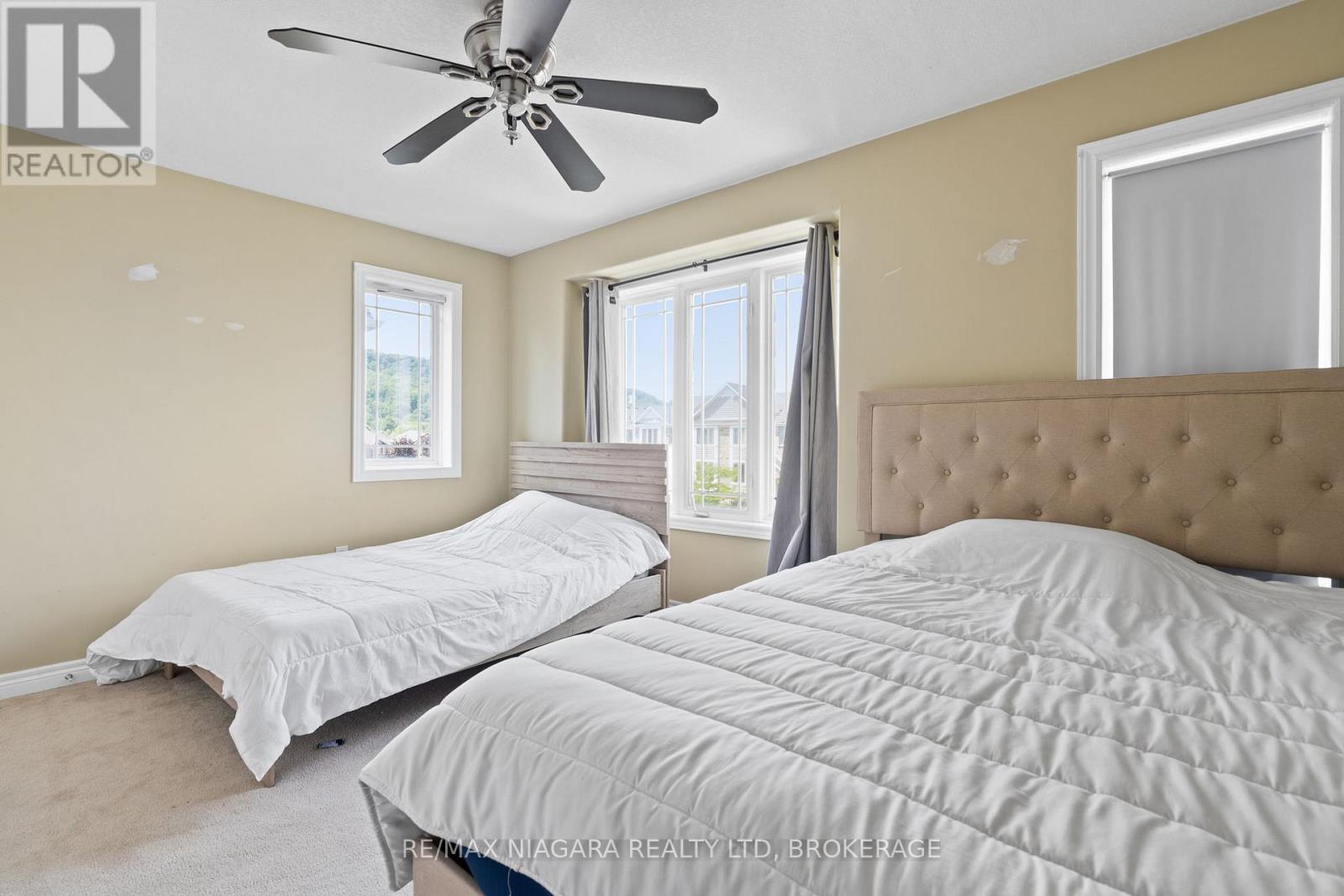 15 HEMLOCK WAY - 13
