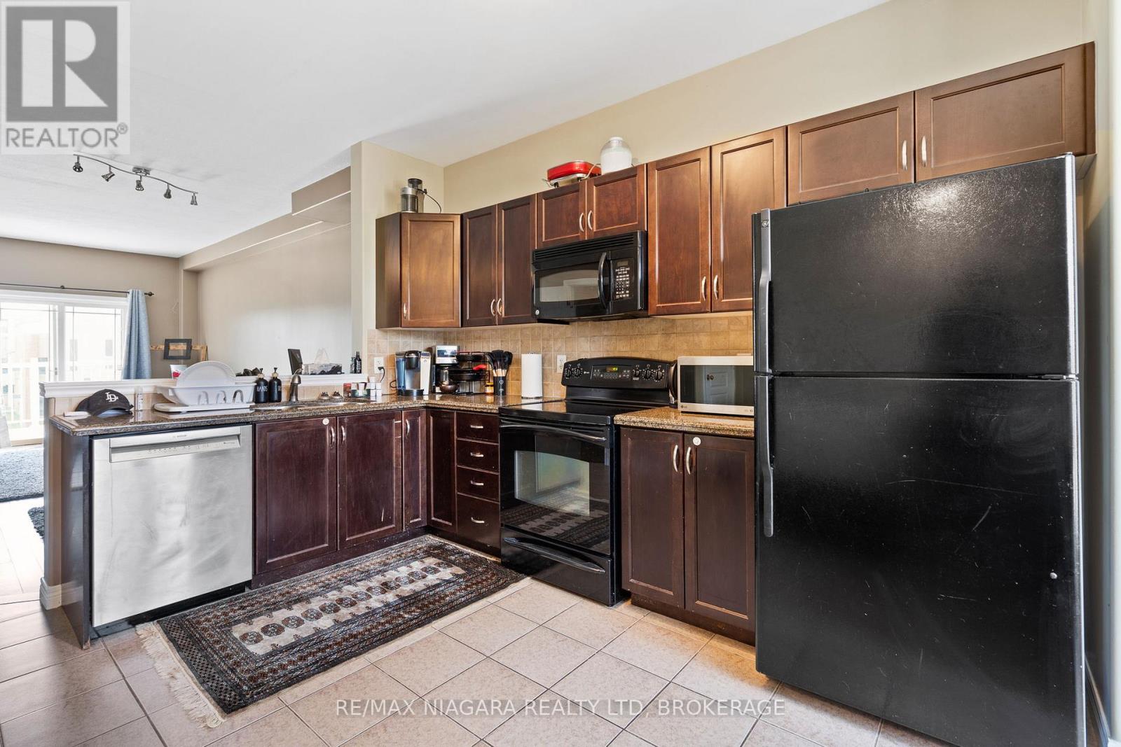 15 HEMLOCK WAY - 6