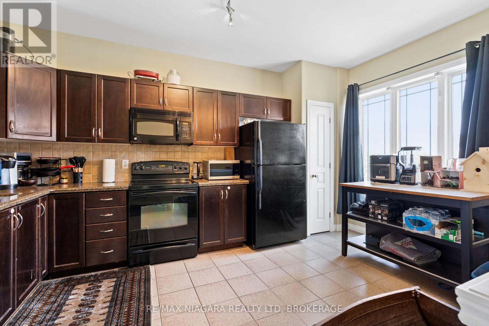 15 HEMLOCK WAY - 7