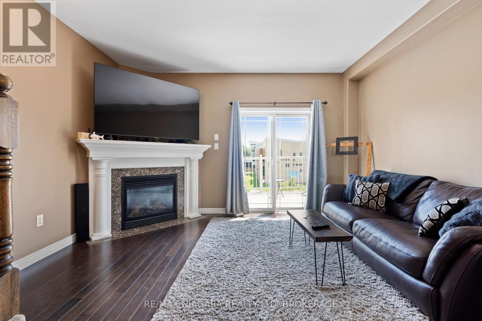 15 HEMLOCK WAY - 9