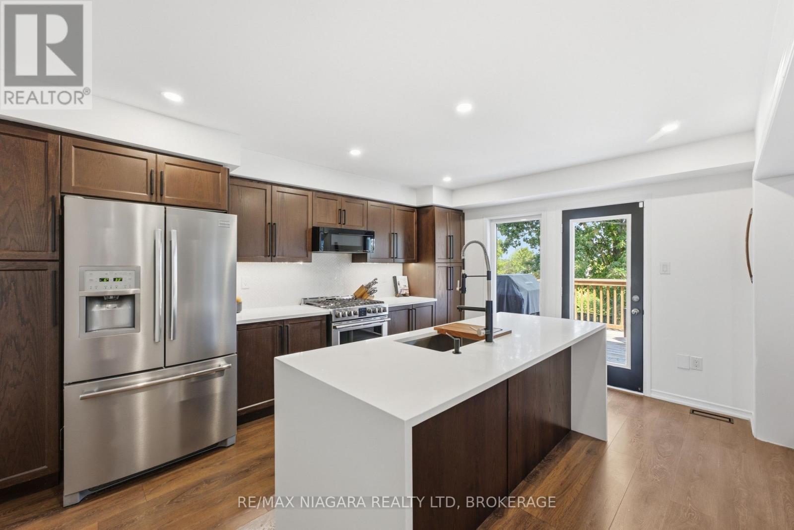 8571 DOGWOOD CRESCENT - 13
