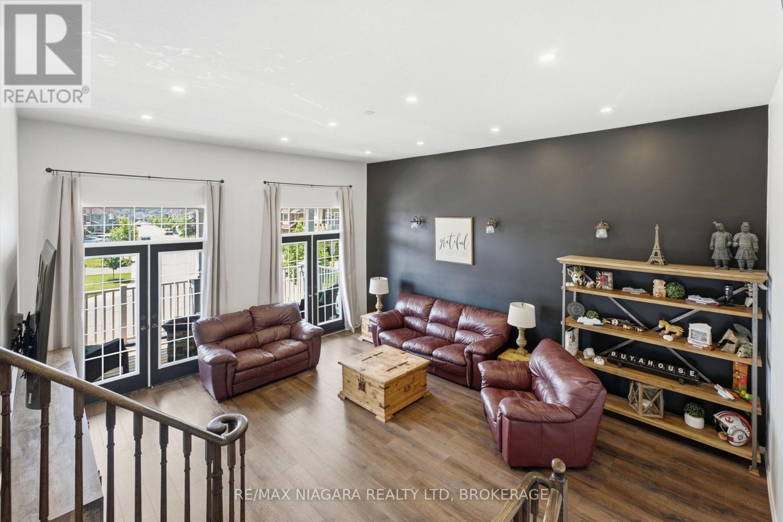 8571 DOGWOOD CRESCENT - 15