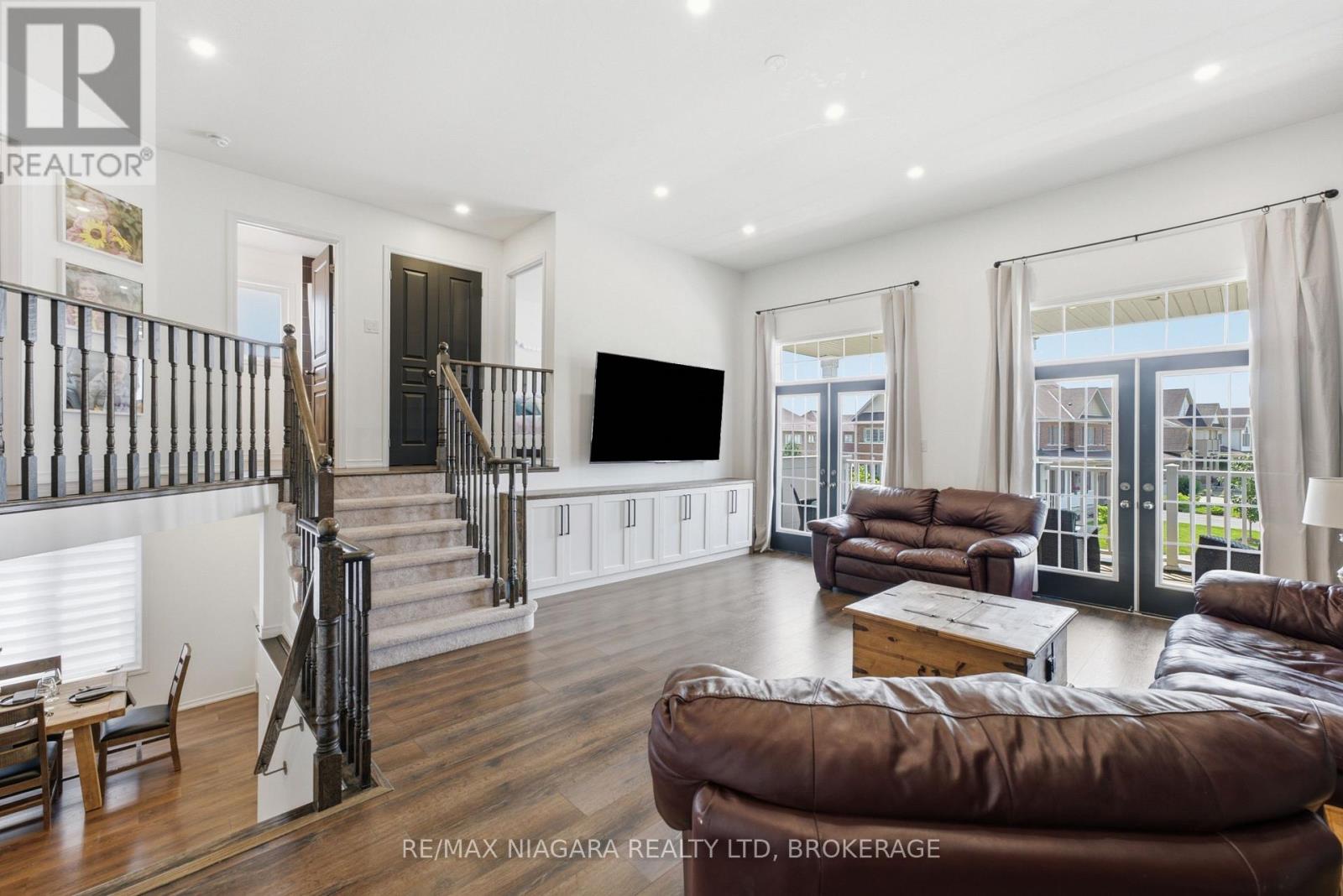 8571 DOGWOOD CRESCENT - 17