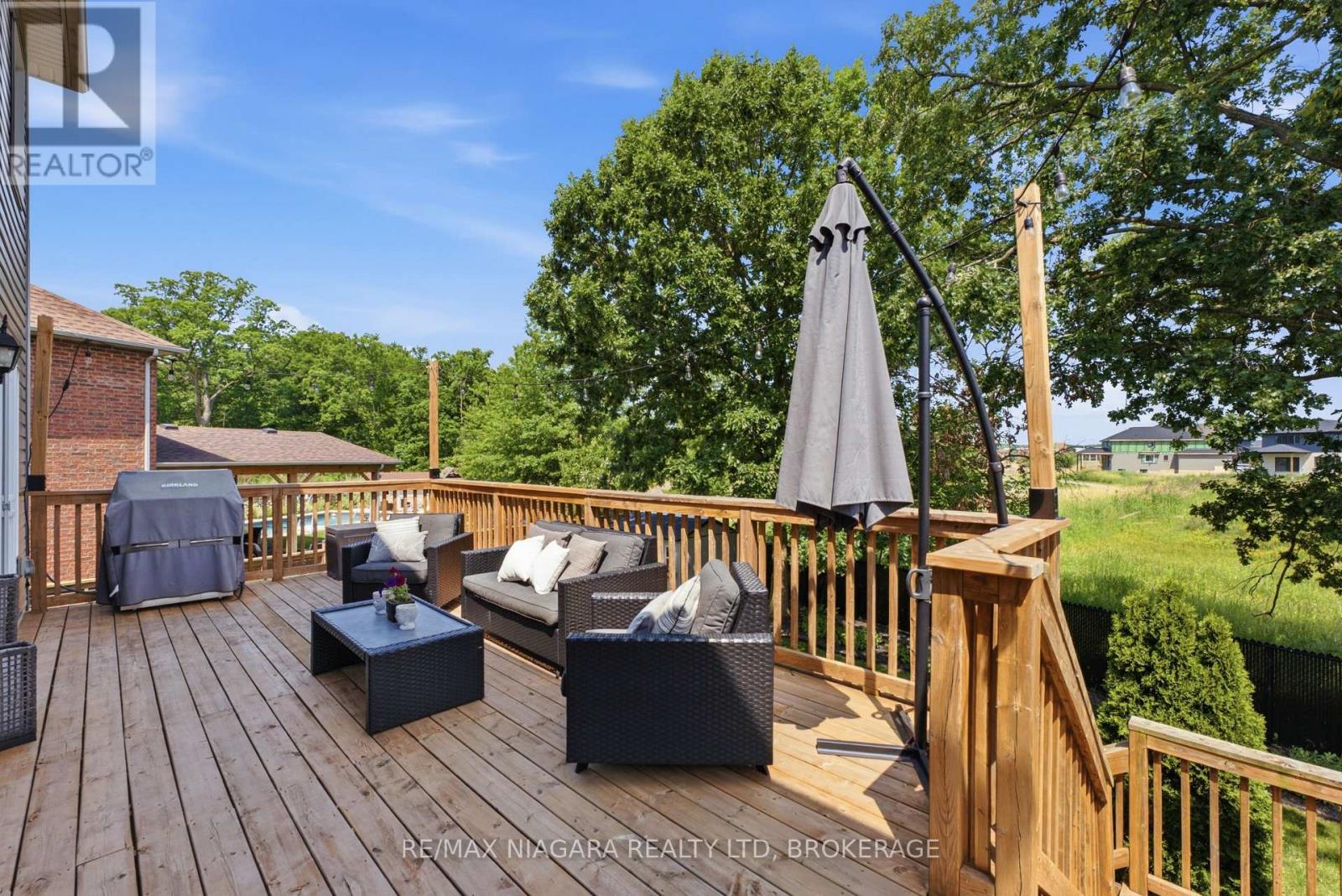 8571 DOGWOOD CRESCENT - 23