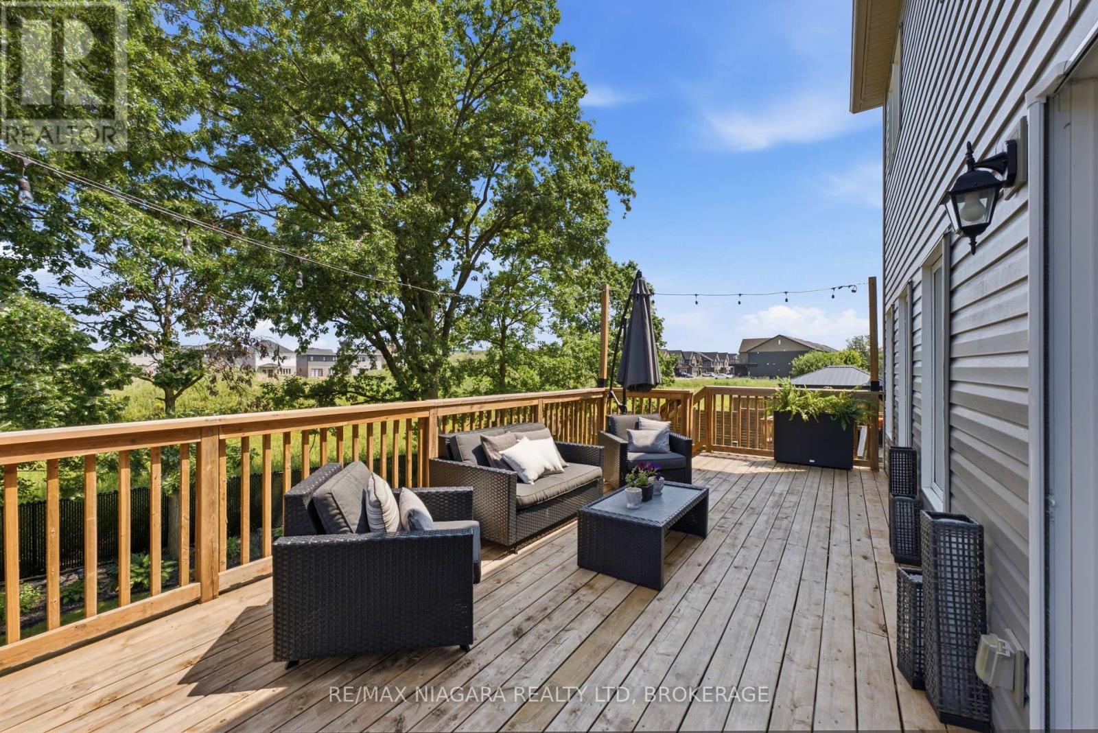 8571 DOGWOOD CRESCENT - 24