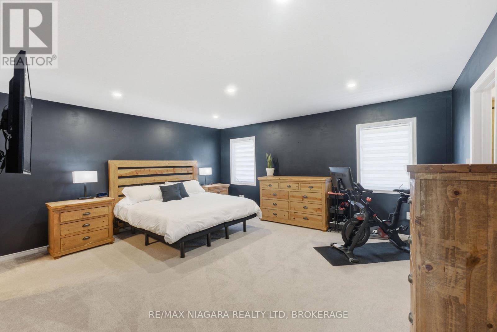 8571 DOGWOOD CRESCENT - 25
