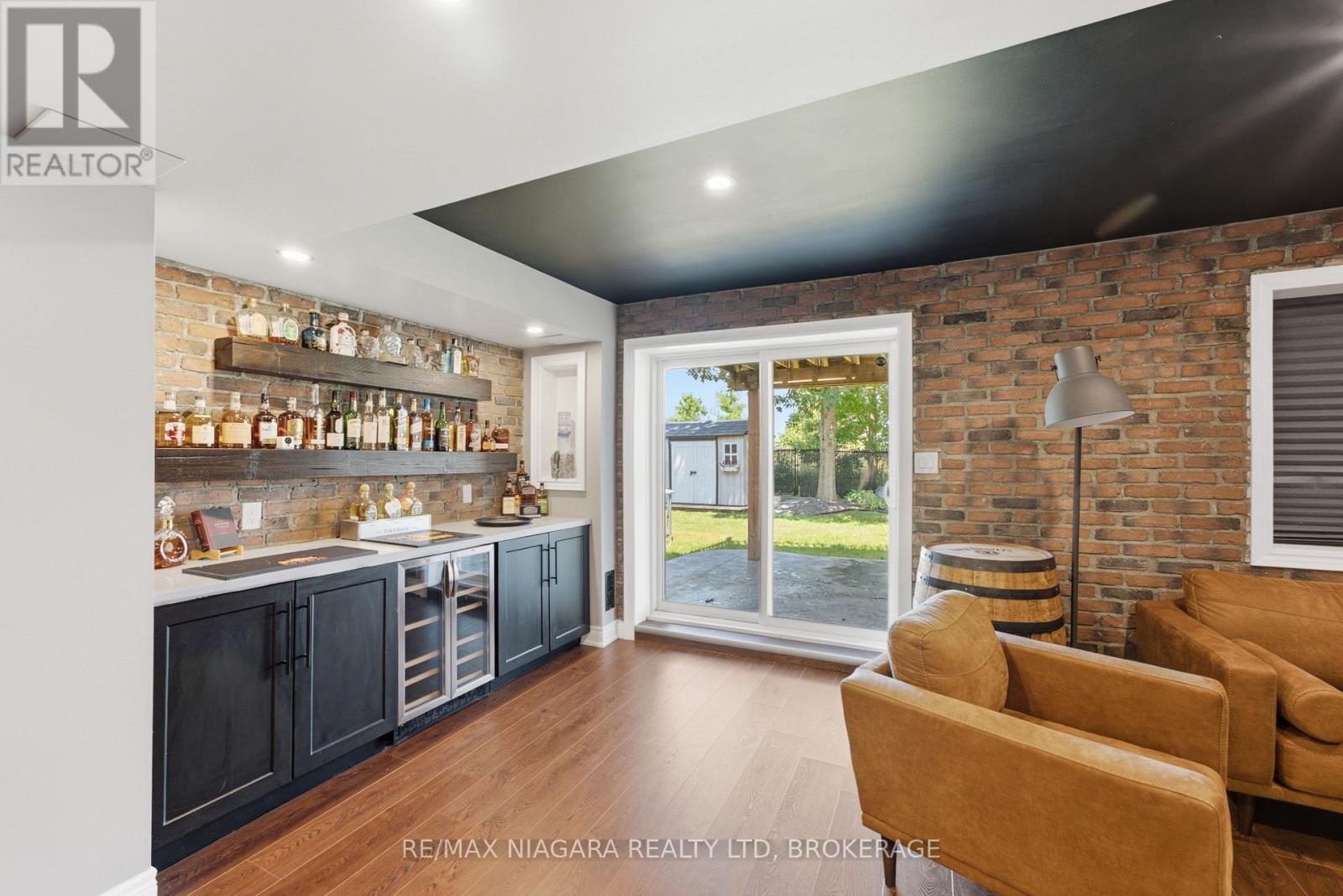8571 DOGWOOD CRESCENT - 29