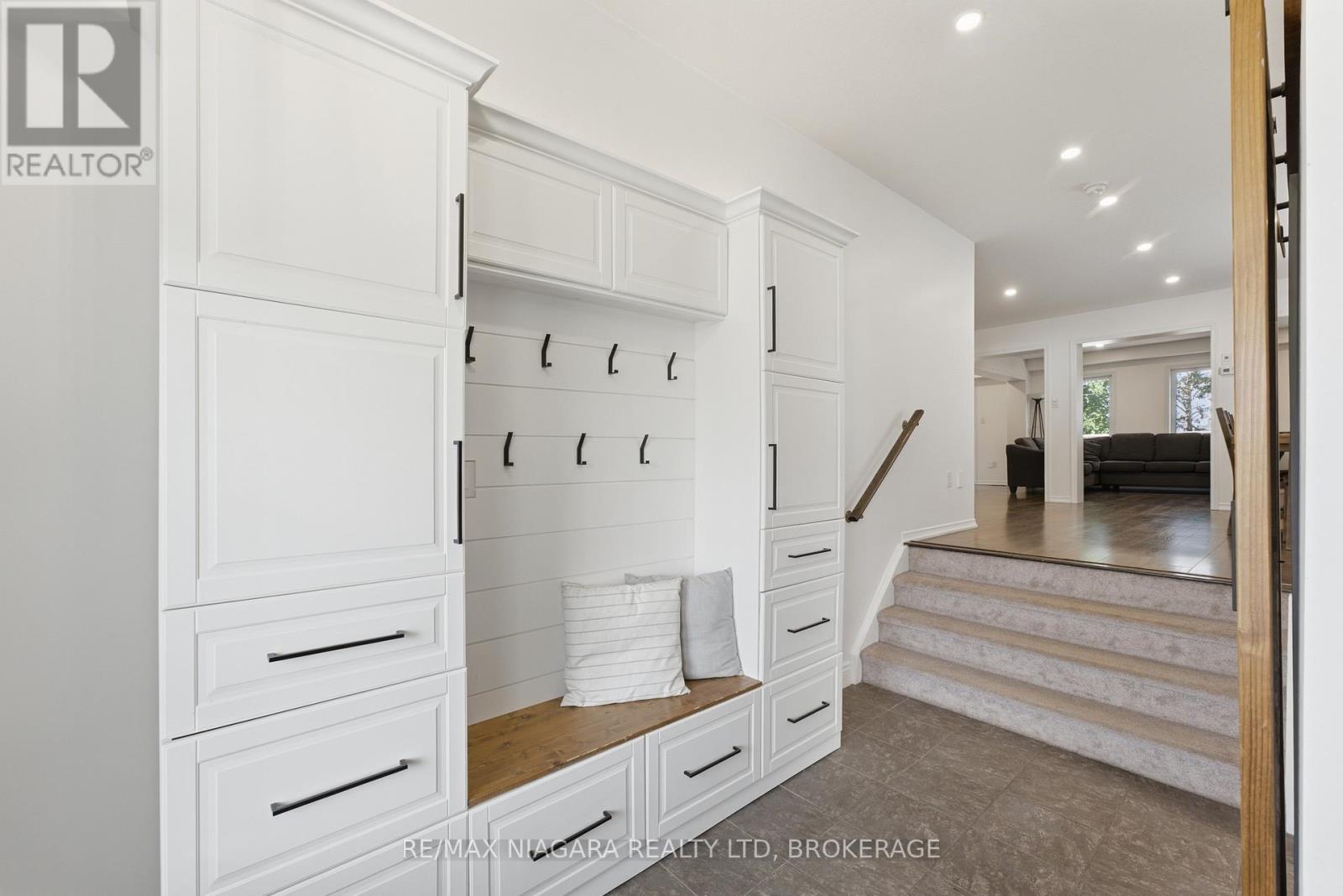 8571 DOGWOOD CRESCENT - 3