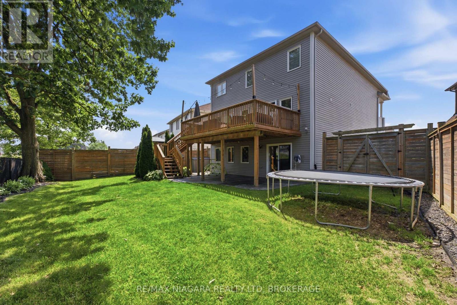 8571 DOGWOOD CRESCENT - 36