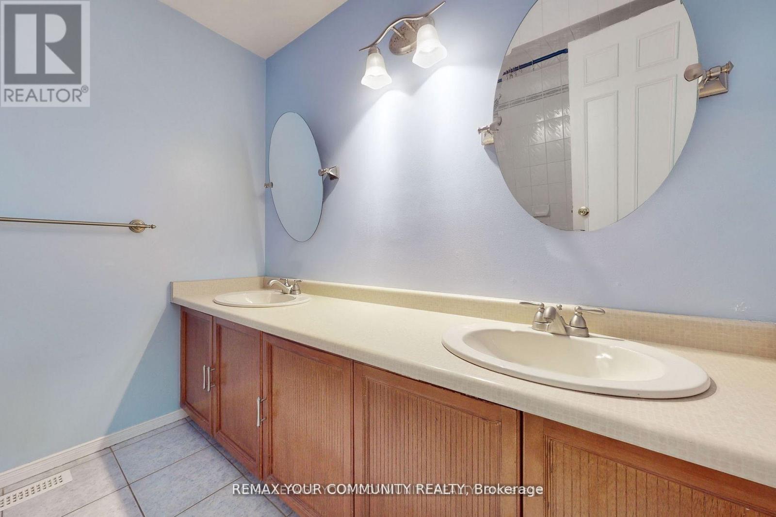 52 MCCALLUM DRIVE - 20