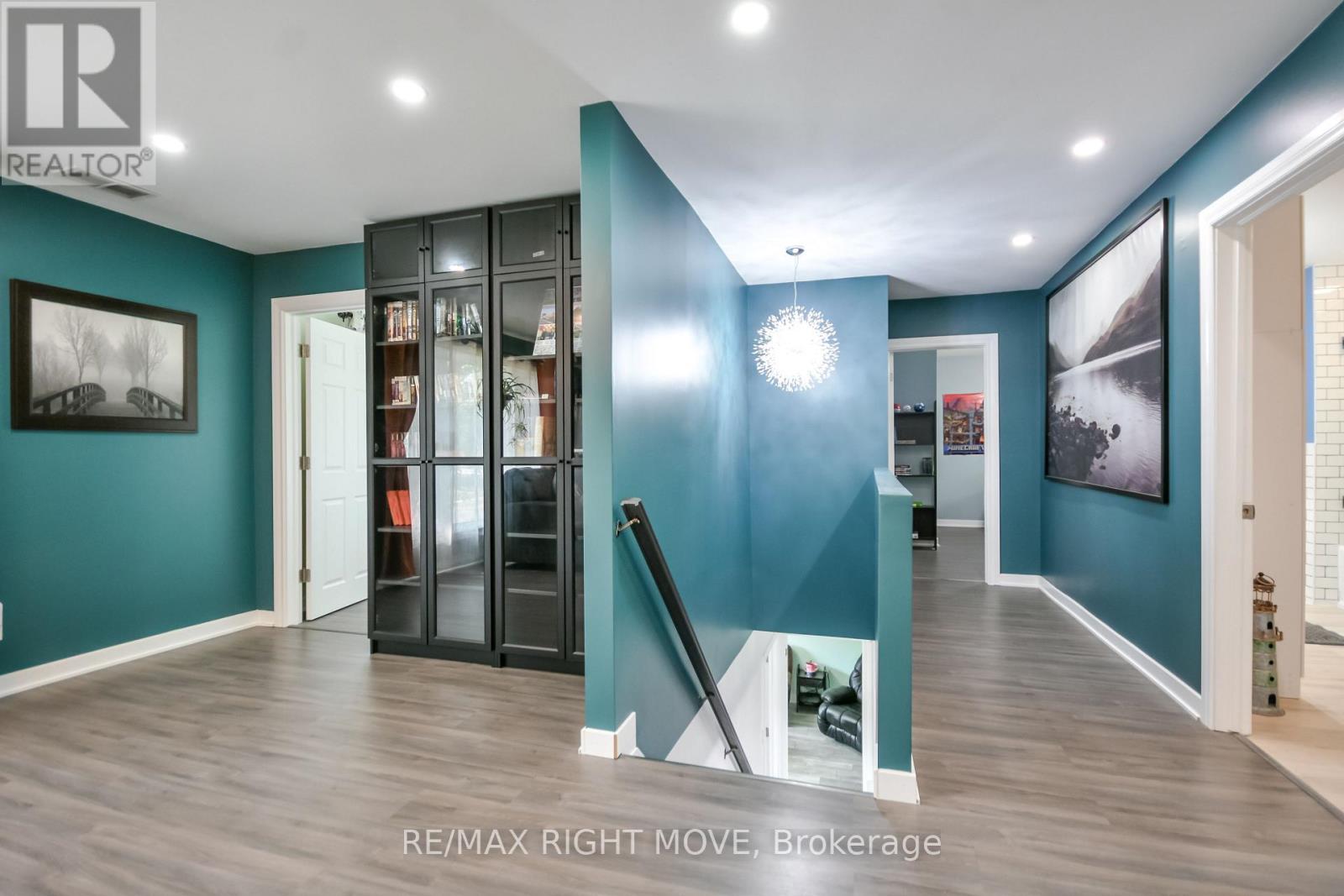 18 BUSHEY AVENUE - 16