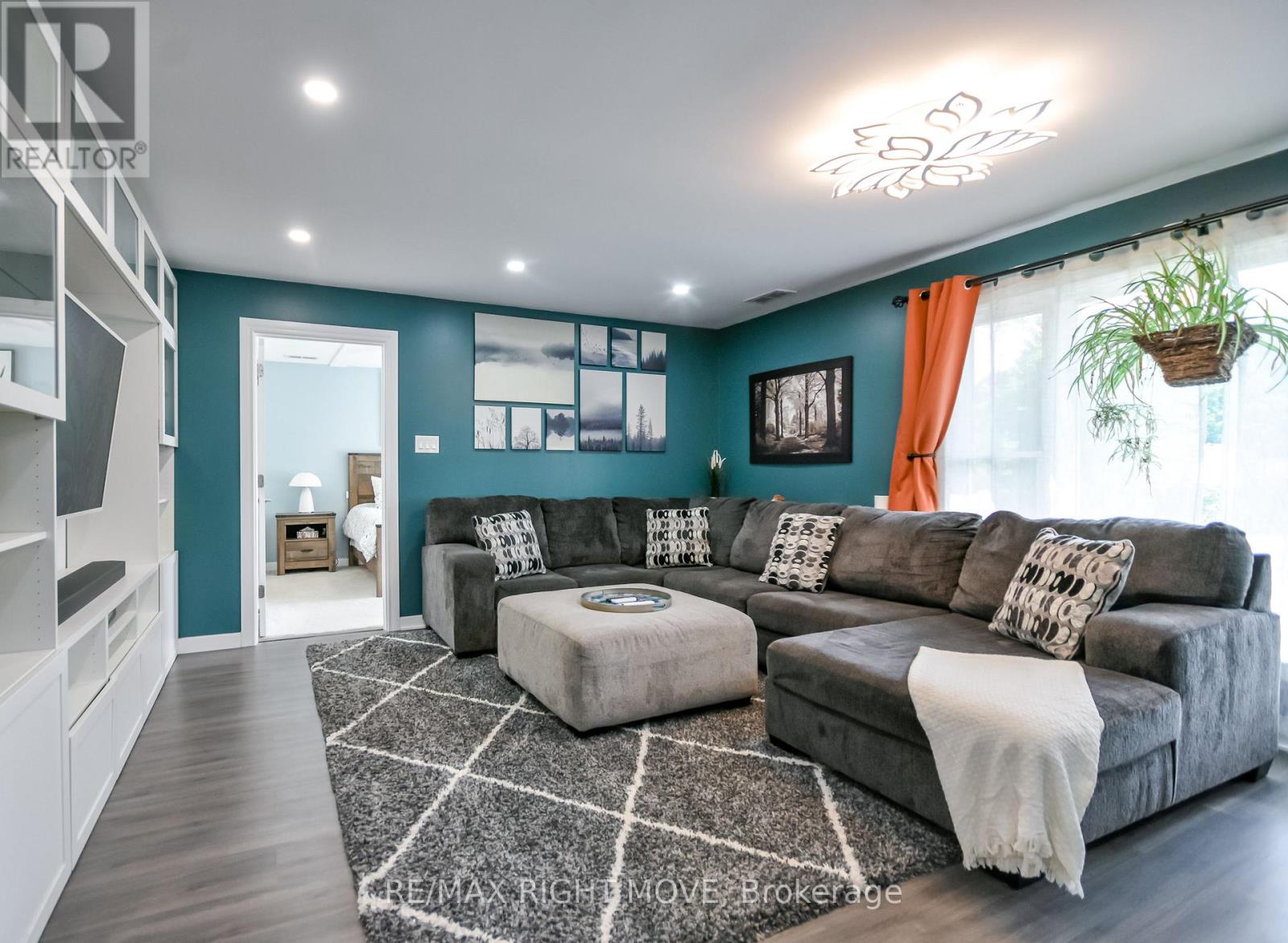 18 BUSHEY AVENUE - 17