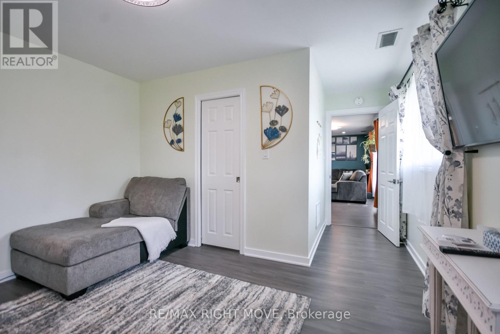 18 BUSHEY AVENUE - 21