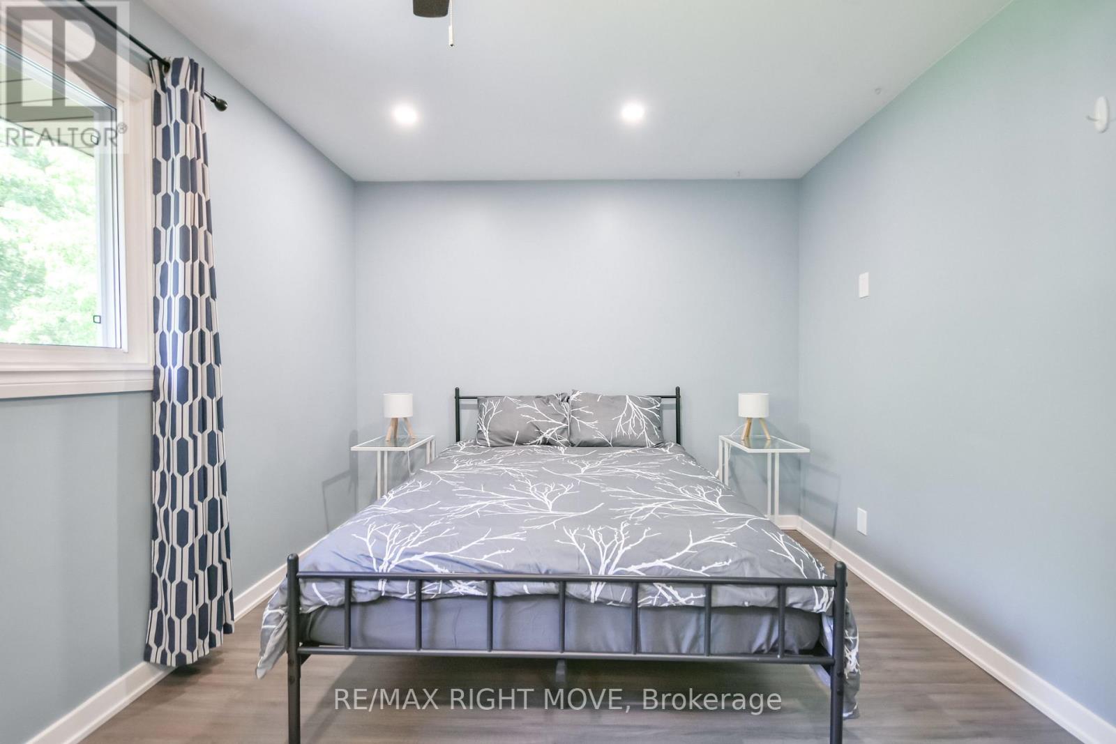 18 BUSHEY AVENUE - 28
