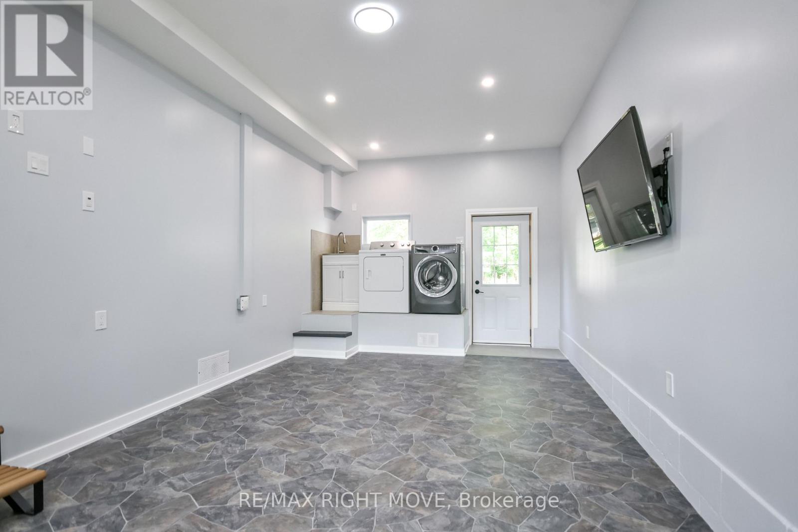 18 BUSHEY AVENUE - 3