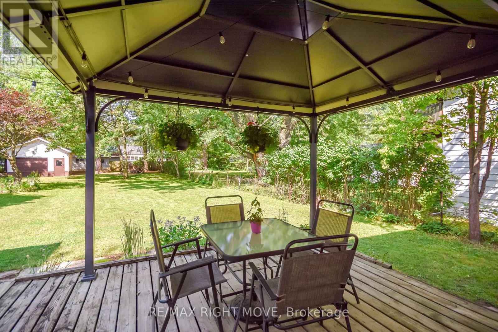 18 BUSHEY AVENUE - 34