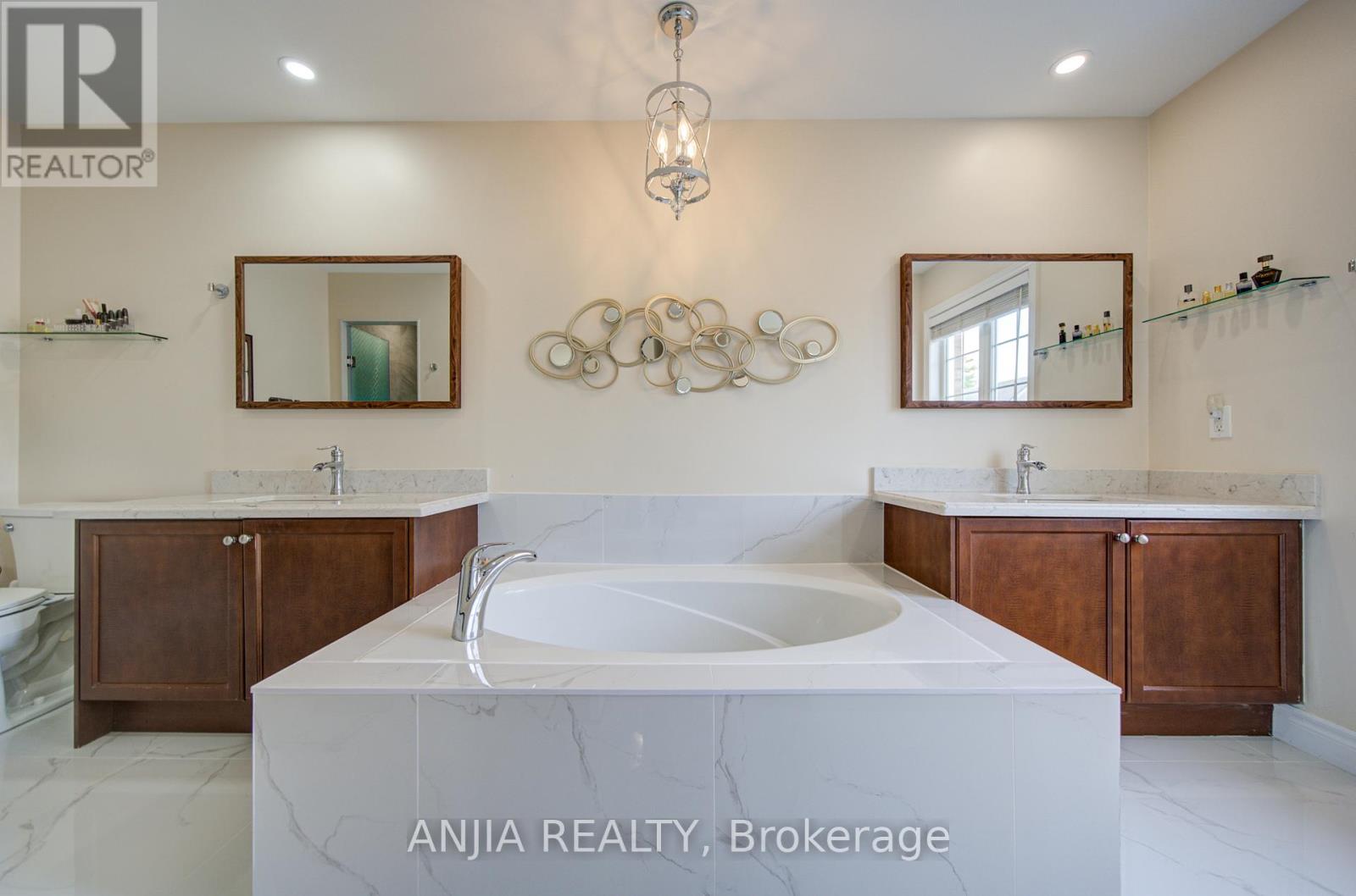 43 MANLEY AVENUE - 33