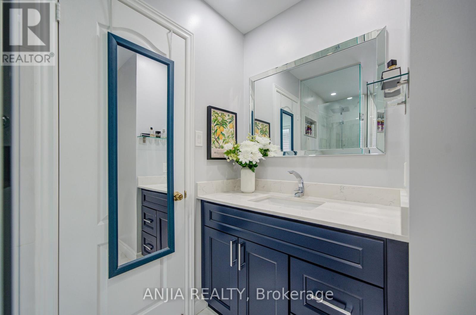 43 MANLEY AVENUE - 37