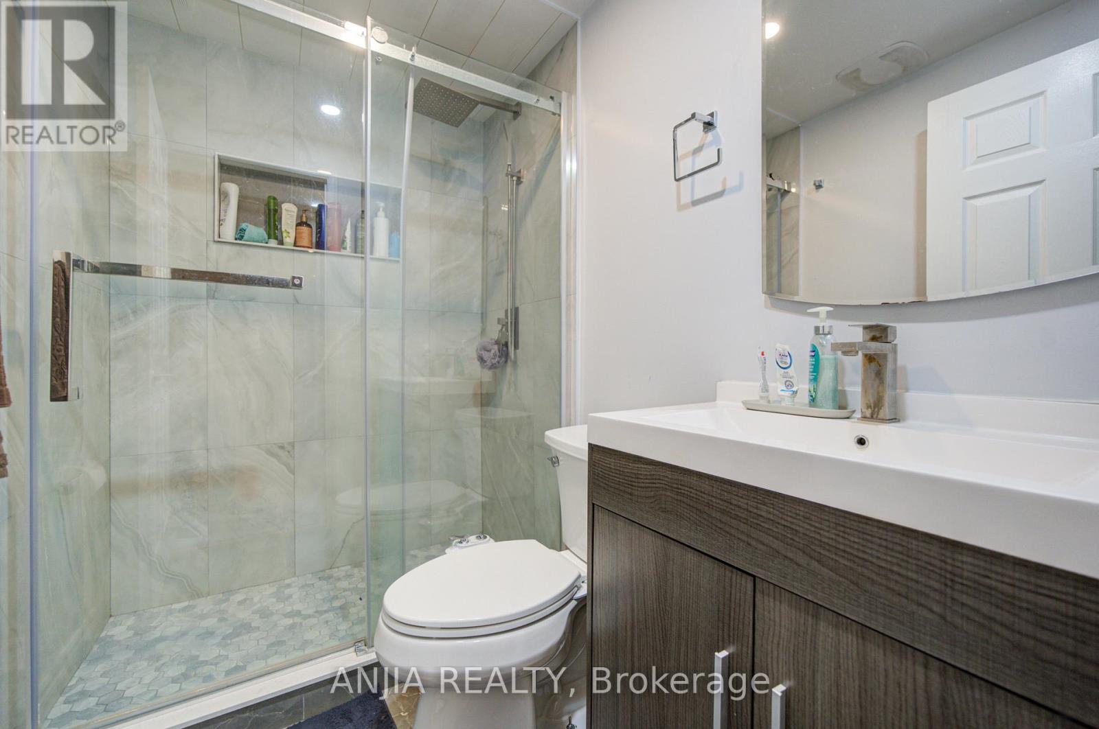 43 MANLEY AVENUE - 40