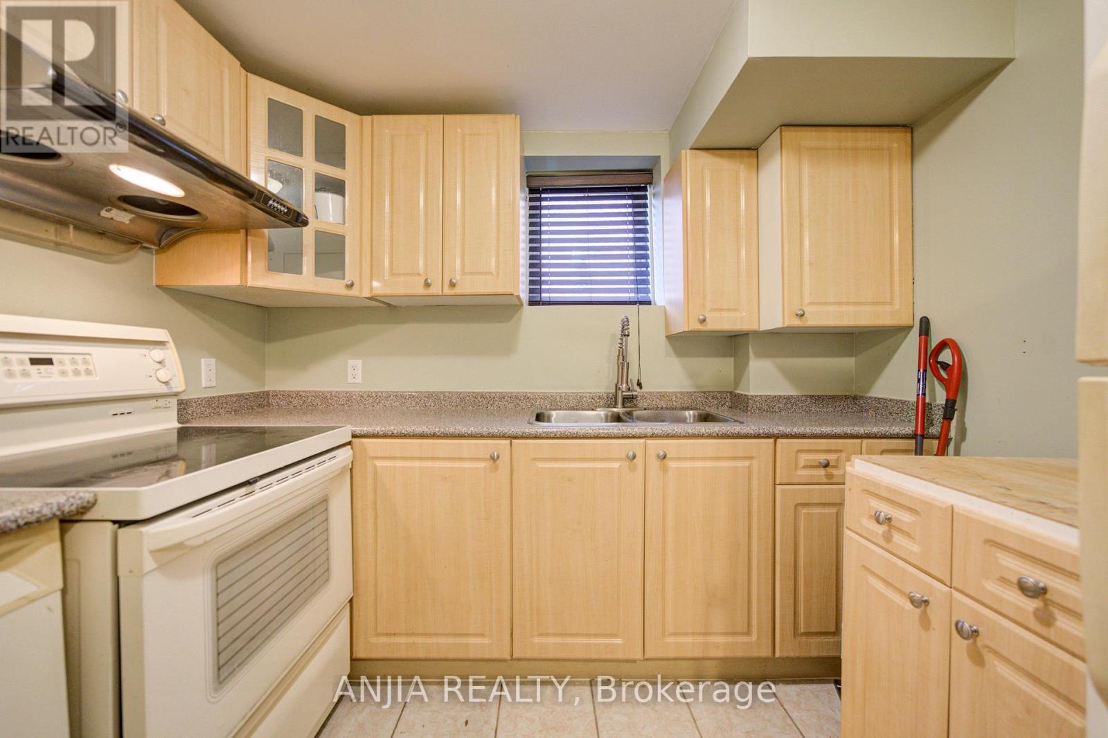 43 MANLEY AVENUE - 43