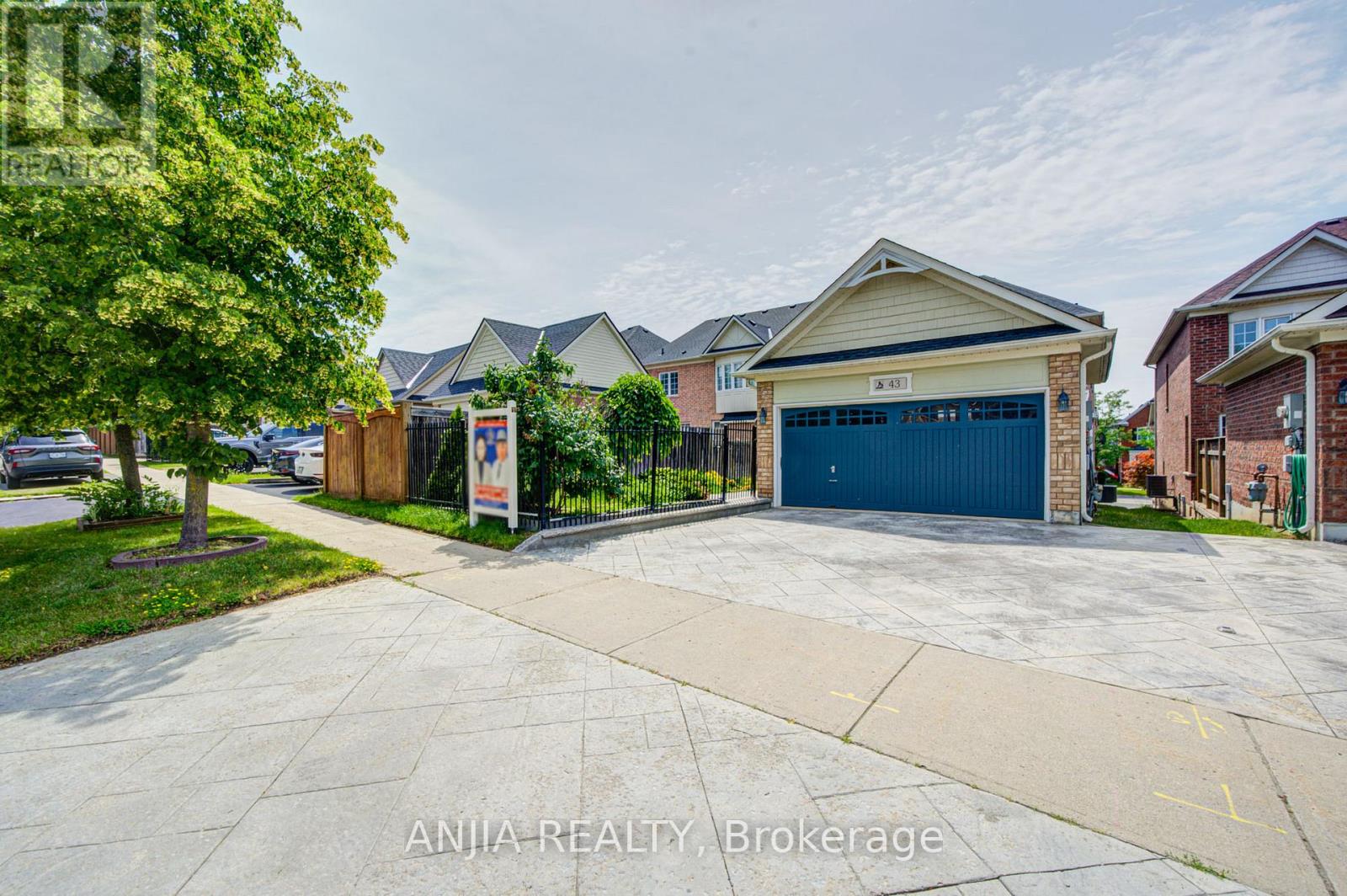 43 MANLEY AVENUE - 46