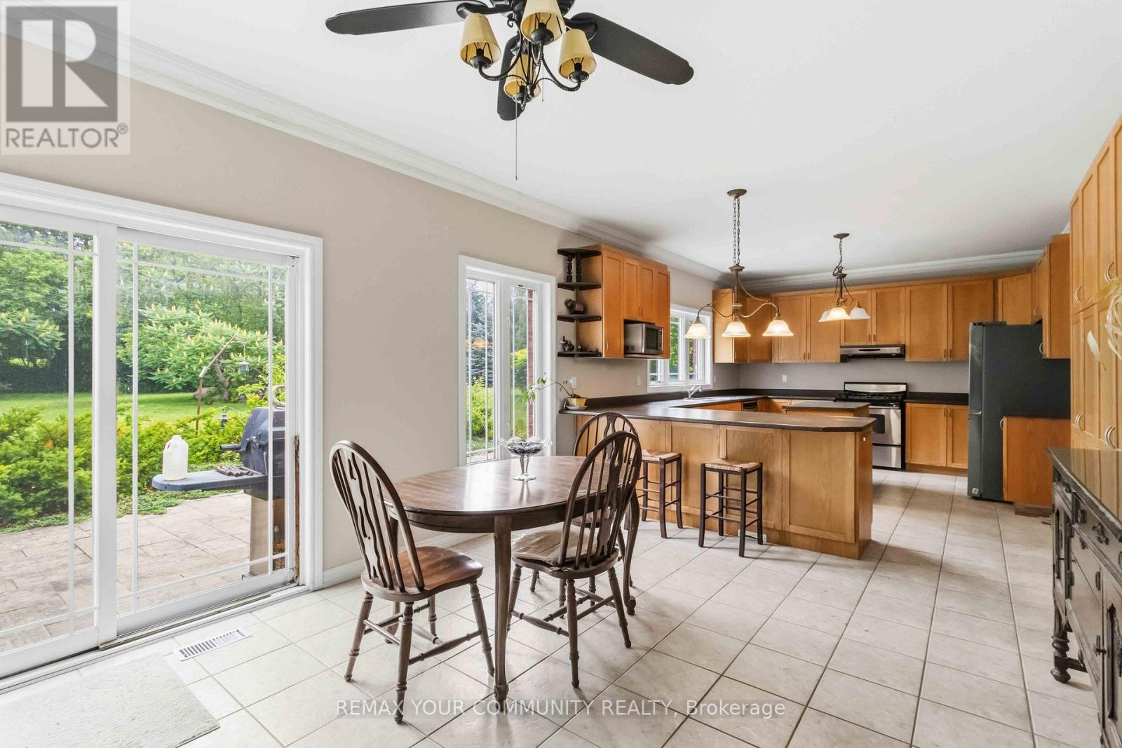 40 HUNTERWOOD CHASE - 12