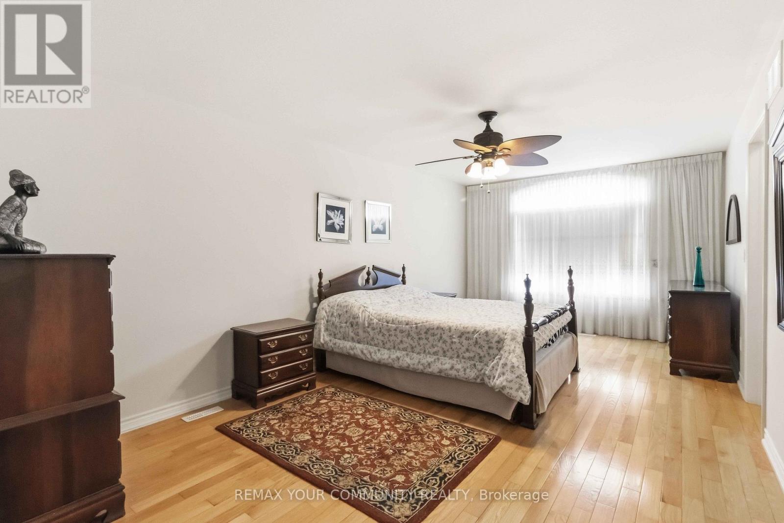 40 HUNTERWOOD CHASE - 22