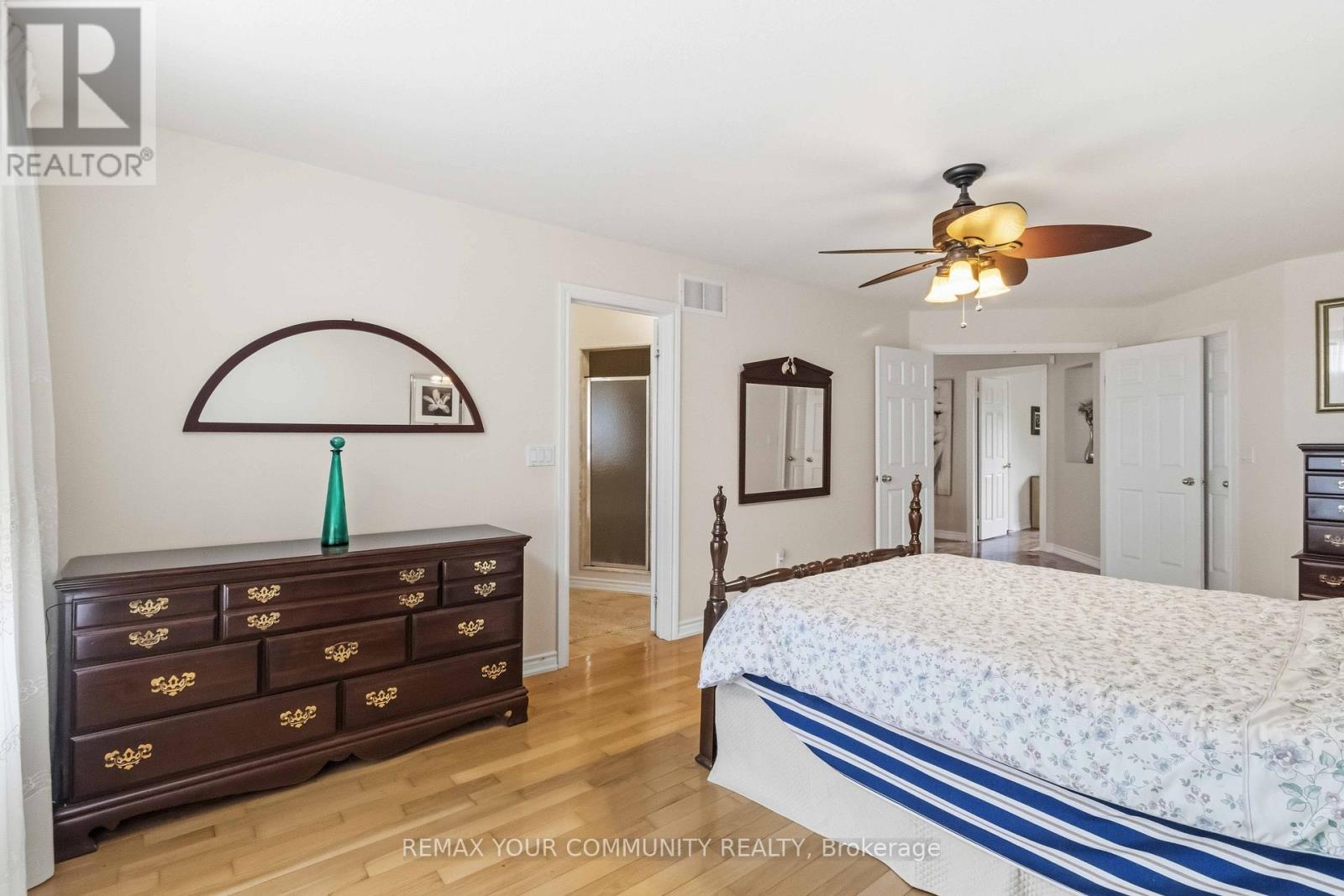 40 HUNTERWOOD CHASE - 23