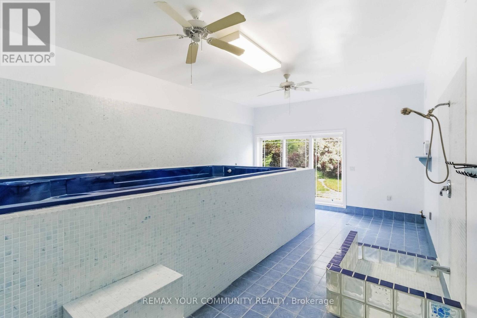 40 HUNTERWOOD CHASE - 28