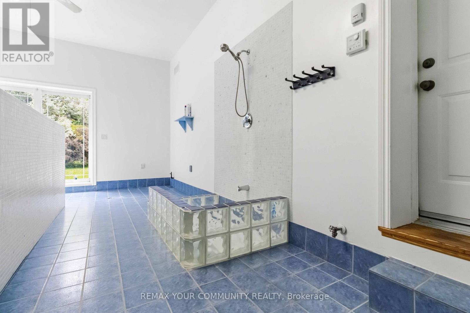 40 HUNTERWOOD CHASE - 29