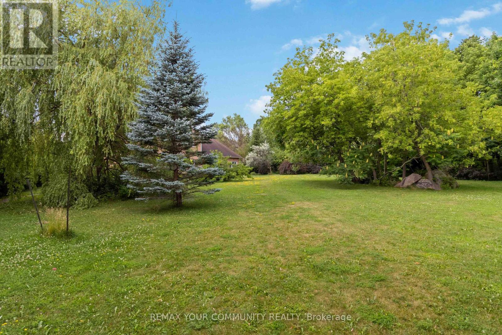 40 HUNTERWOOD CHASE - 33