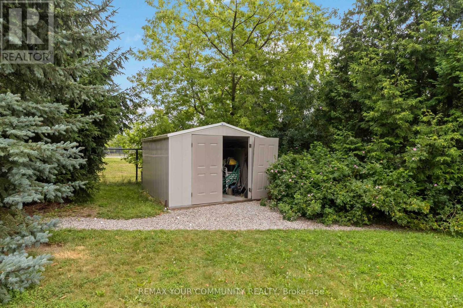 40 HUNTERWOOD CHASE - 34